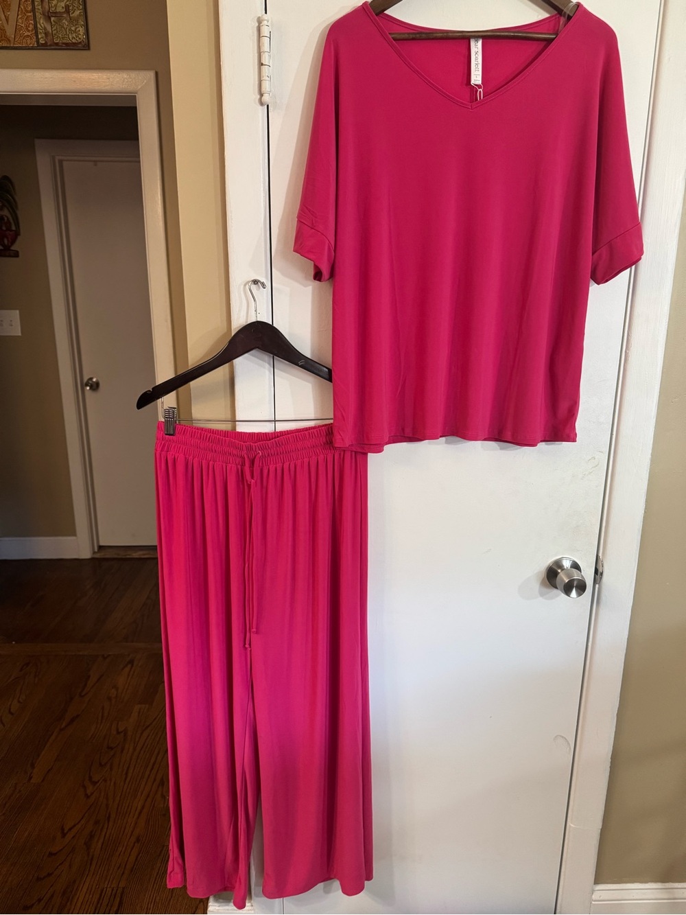 Scarlett Hot Pink Two-Piece Lounge Set - V-Neck Top & Wide-Leg Pants